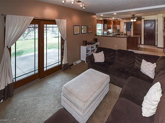 4th image of 26820 Sweetbriar Dr