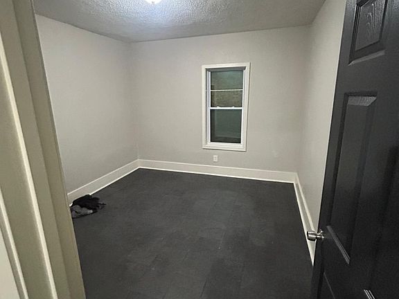 5th image of 1682 Walker Ave
