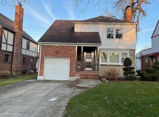 8233 214th St, Queens Village, NY 11427