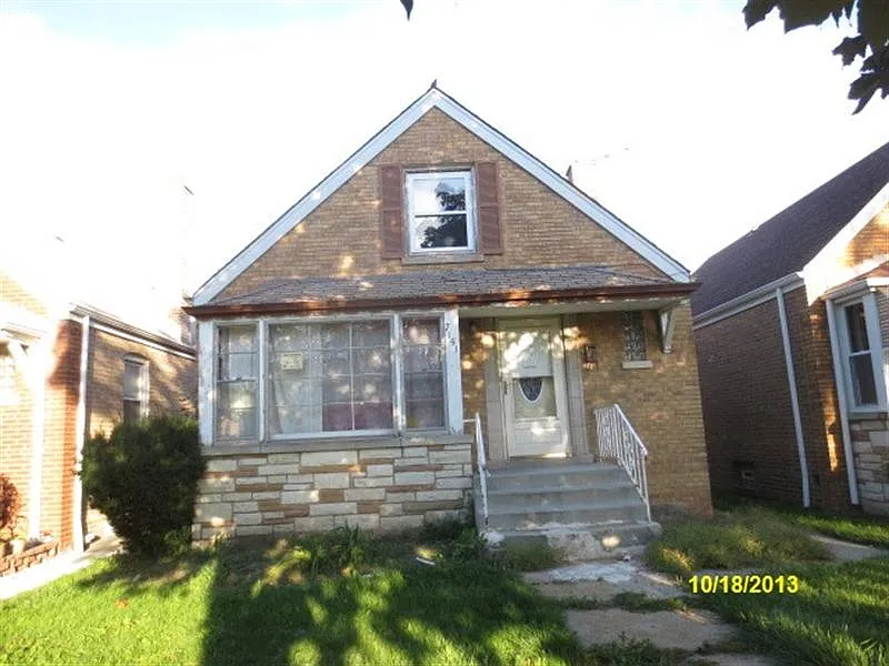 7151 S Christiana Ave photo 1