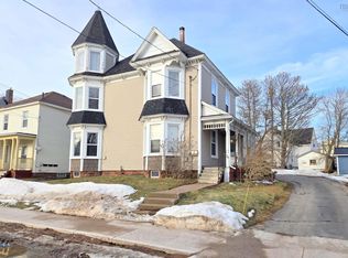 76 Havelock St, Amherst, NS B4H3K6