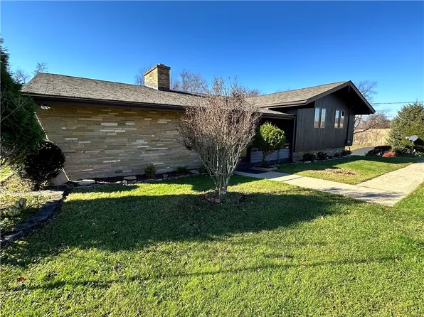 7082 National Pike, Smock, PA 15480