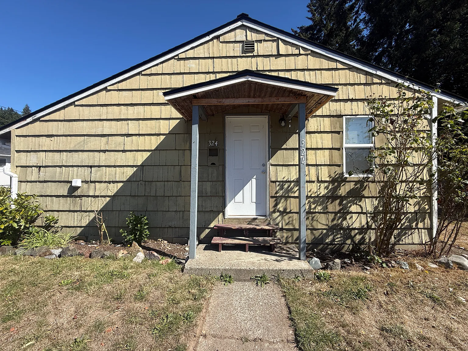 3 bed, 900 sqft, $1,500 — Photo 2