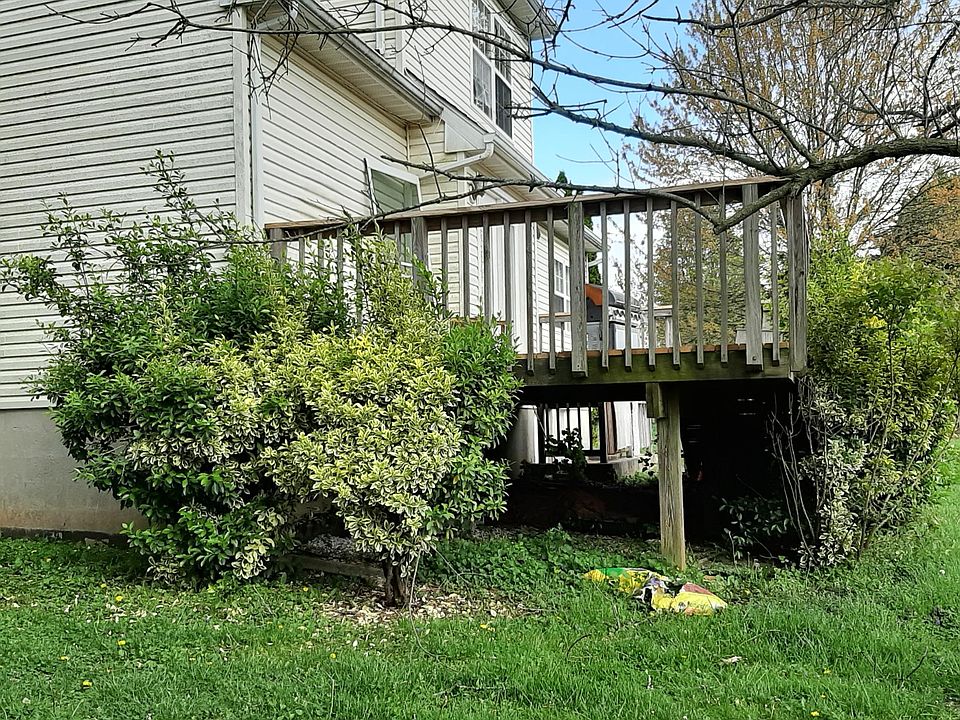 2nd image of 561 Whispering Meadows Dr