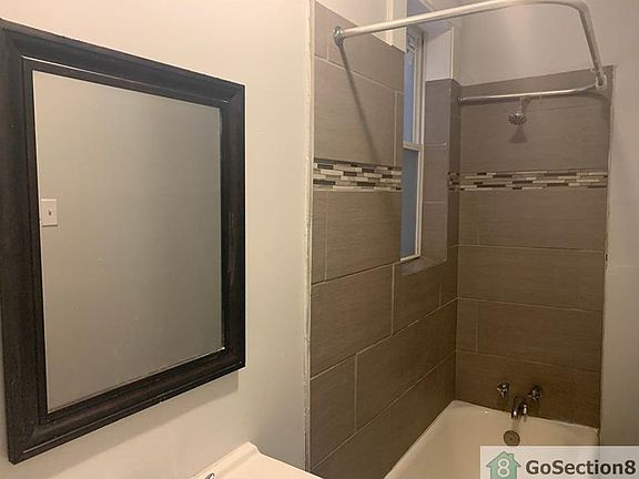 3rd image of 6952 S Clyde Ave #1