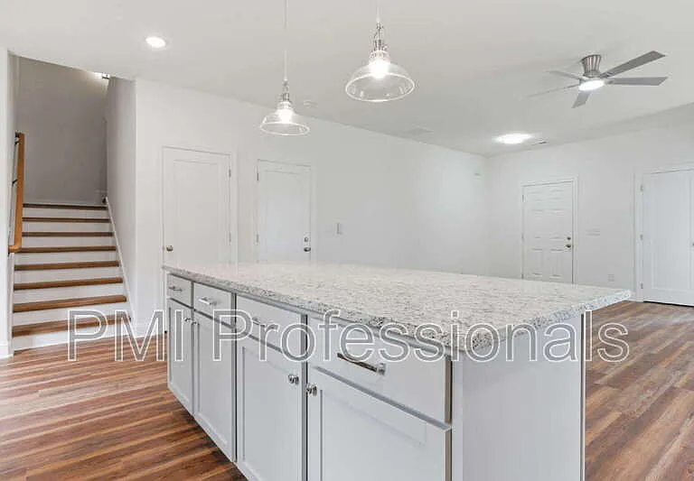 295 Spring St — Photo 15