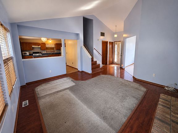 3rd image of 125 Hamlet Cir