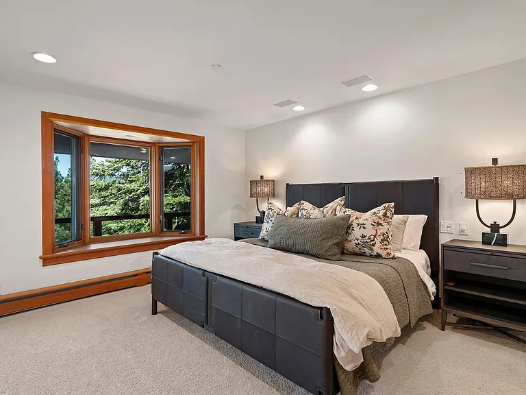 577 Eagle Dr — Photo 18