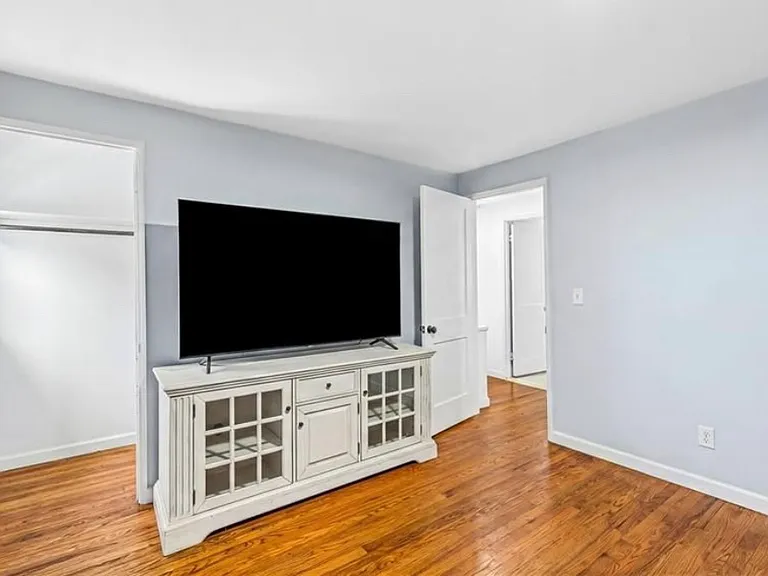 150 Yorktown Rd — Photo 11