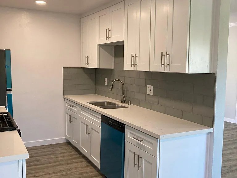 119 N Hayworth Ave #209 — Photo 7