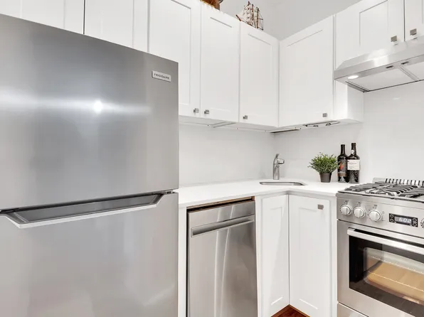 186 West 80th Street 4J image 3 of 8