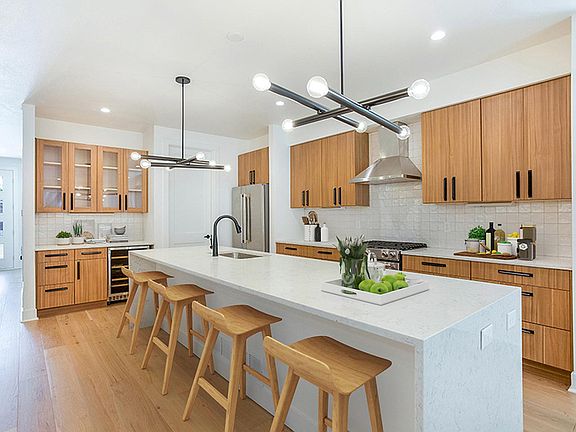 Furnished common areas! (Actual furniture will vary)