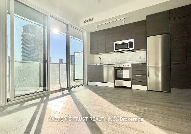 28 Wellesley St E #2703 — Photo 4