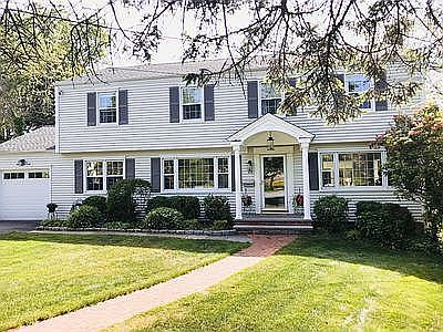 2nd image of 55 Lantern Rd