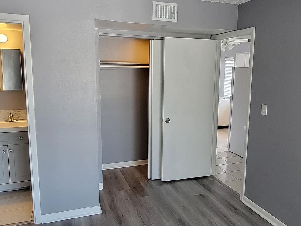 Large Bedroom with 1/2 bath