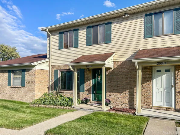 20033 Village Green Ct, Trenton, MI 48183