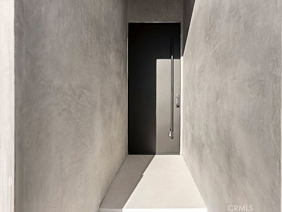 5th image of 2619 S Rimpau Blvd