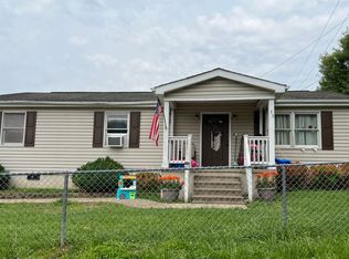 13 Meadow Ln, Huntington, WV 25704