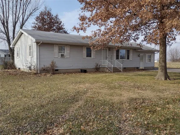 1113 Carr Ln, Vandalia, MO 63382