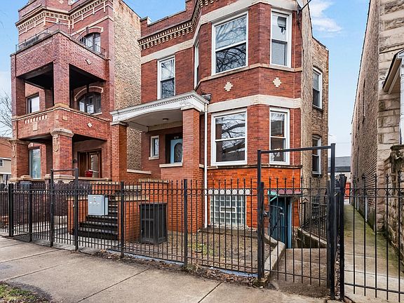 2nd image of 879 N Richmond St Unit 2