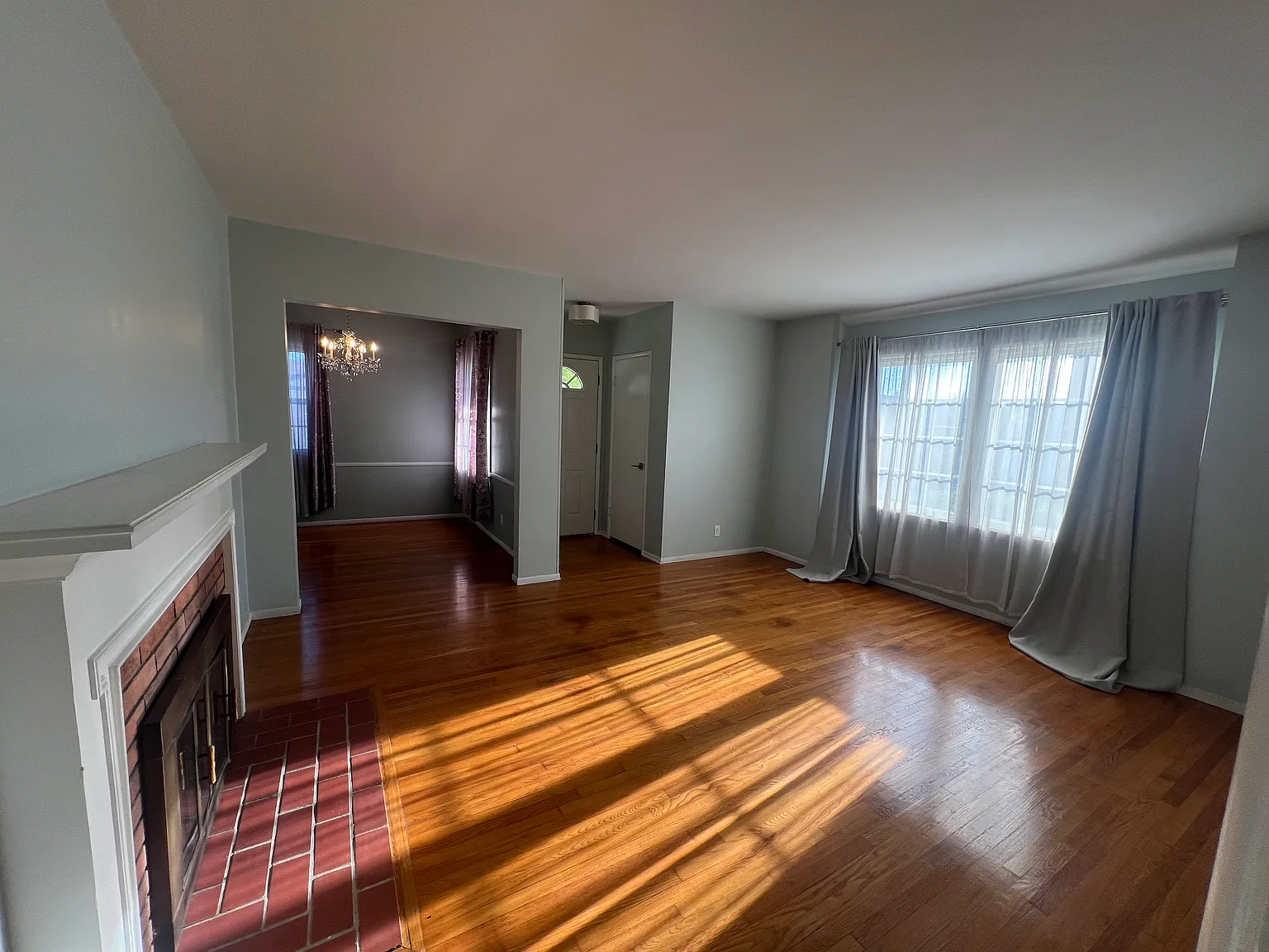 3 bed, 1404 sqft, $3,900 — Photo 4