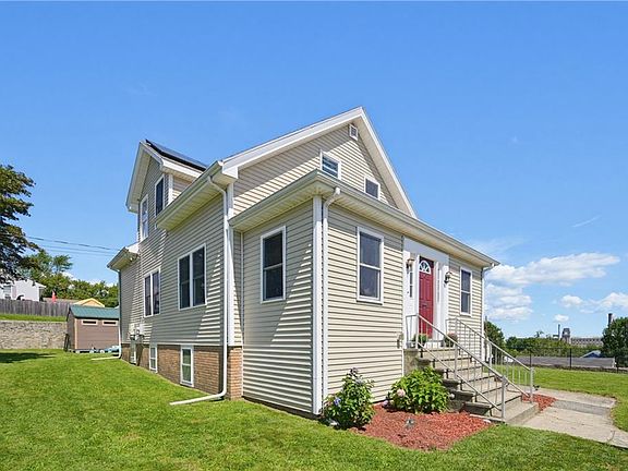 2nd image of 40 Walnut St