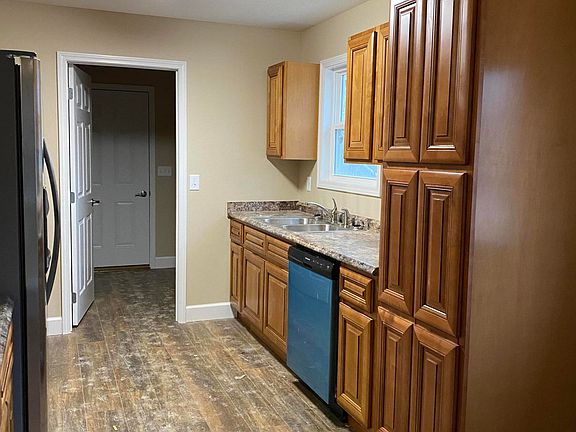 4th image of 3026 Warpath Dr