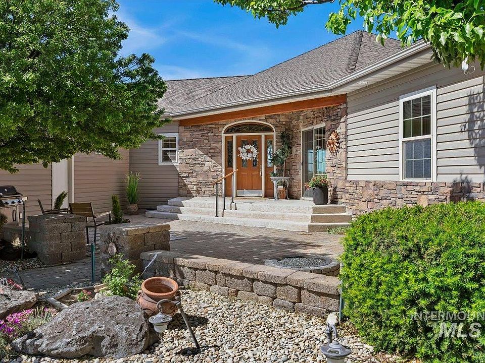 1st image of 536 Mahard Dr