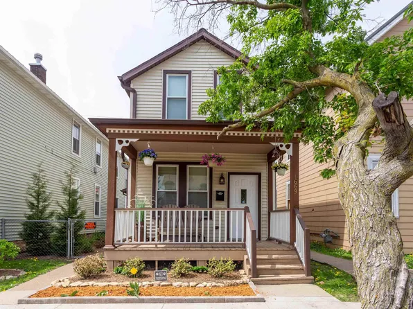 1669 Washington St, Dubuque, IA 52001