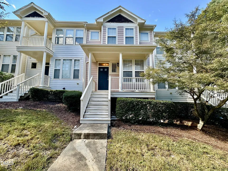 523 Village Loop Dr