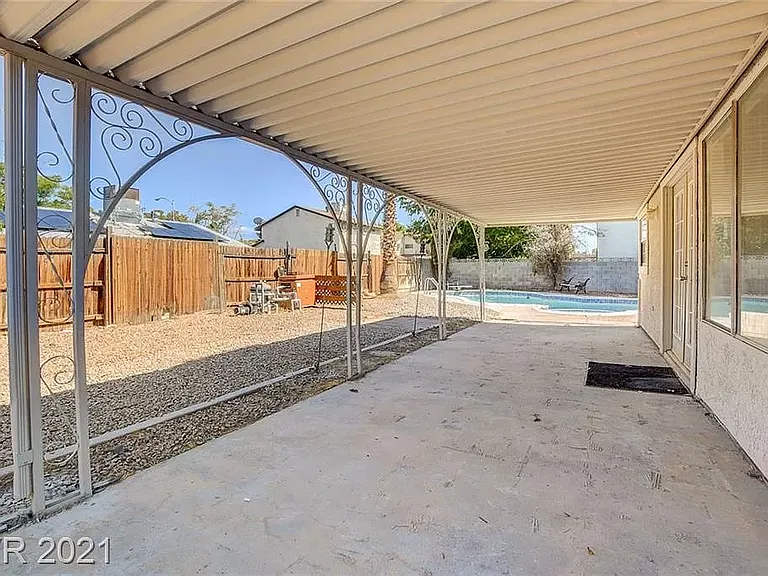 3554 El Camino Rd — Photo 9
