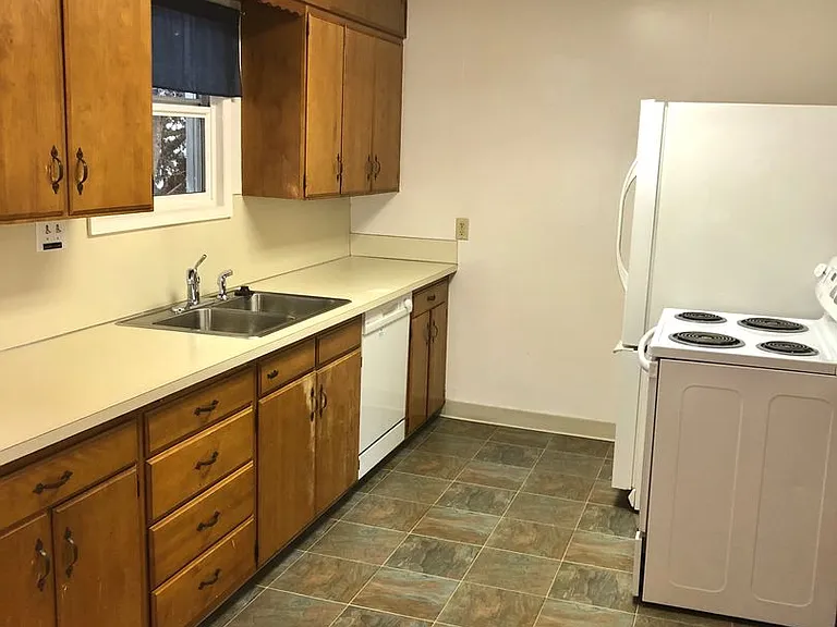 15796 SW Willamette St — Photo 17