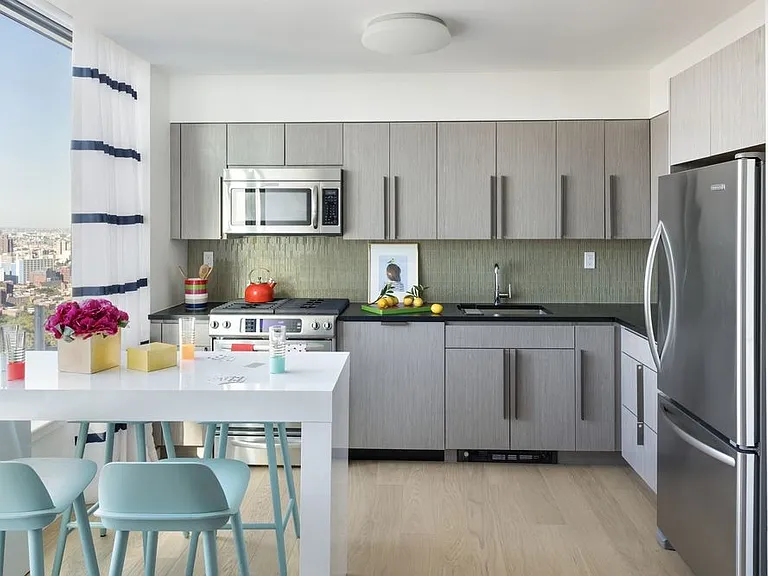 250 Ashland Pl #42D — Photo 4