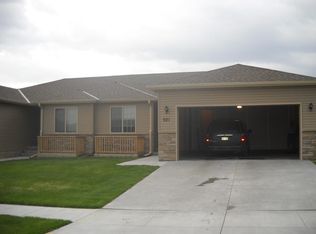 835 Palmetto Ln, Lincoln, NE 68521