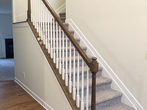 4th image of 983 Acadia Ct