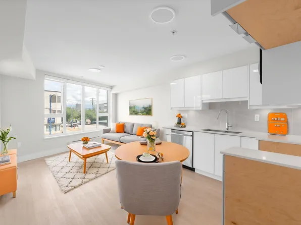 3050 Kingsway #207, Vancouver, BC V5R 5J7
