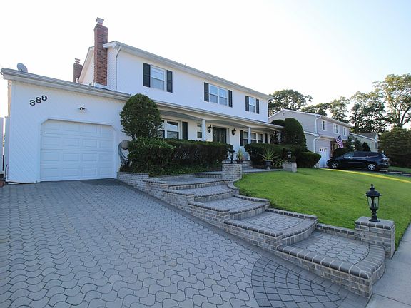 2nd image of 389 Pecan St
