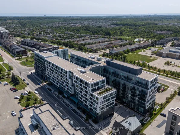 2450 Old Bronte Rd #707, Oakville, ON L6M 5P6