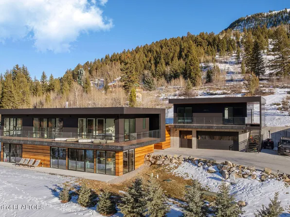 11330 Hoback Junction South Rd, Jackson, WY 83001