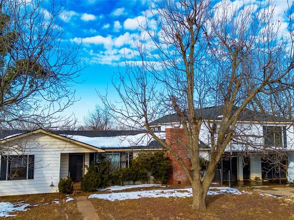 628 Cranton Dr, Chickasha, OK 73018