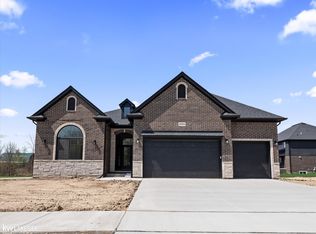 18816 Via Firenze #17, Macomb, MI 48044
