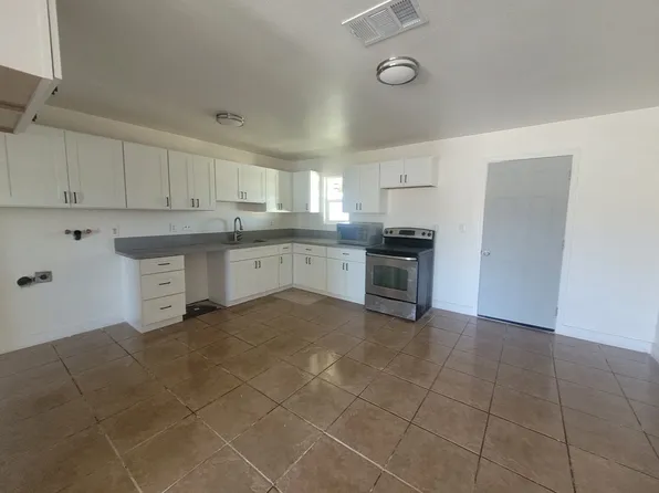 839 Center St, Henderson, NV 89015