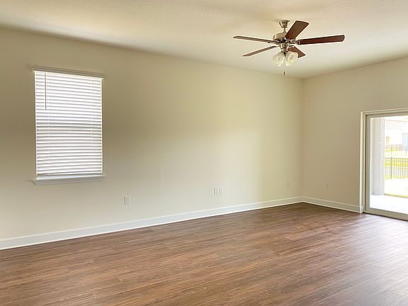 3rd image of 318 Pine Terrace Dr