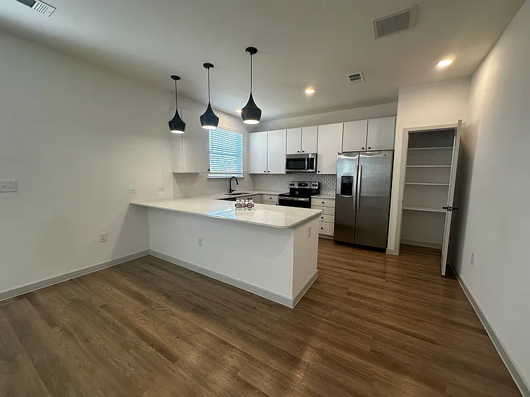 Barbarosa Rd — Photo 13