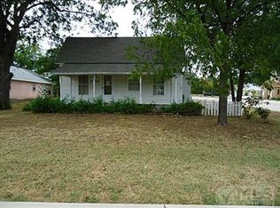 513 N 2nd St, Sanger, TX 76266