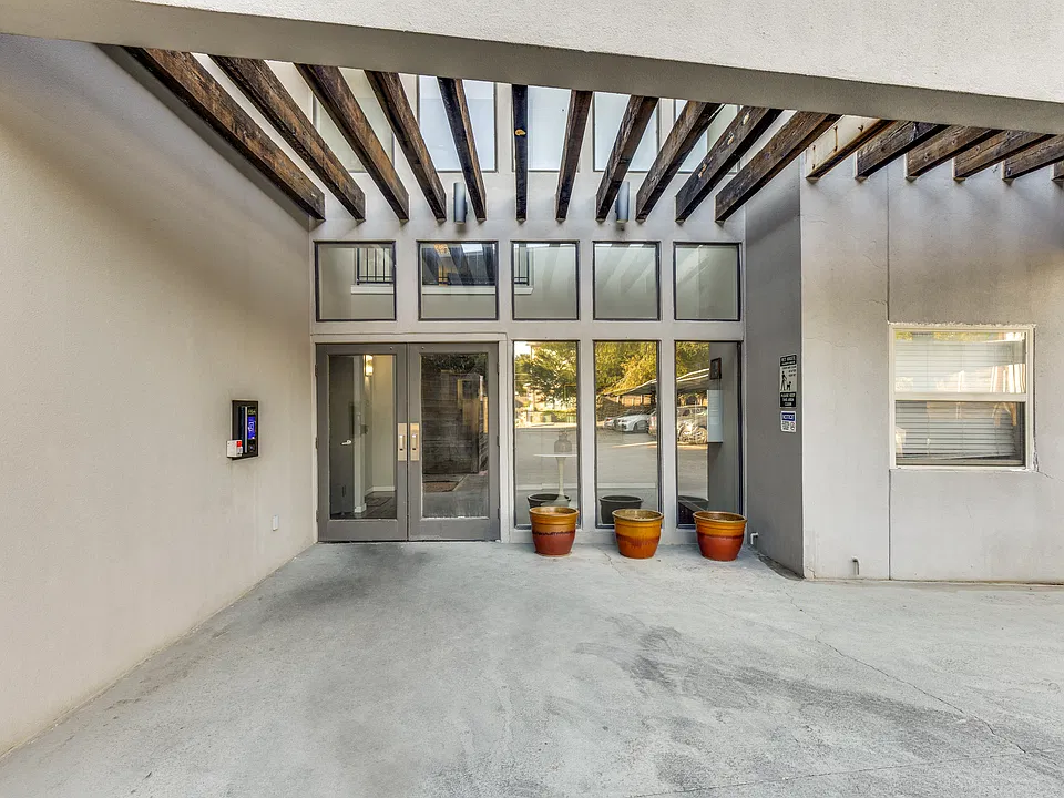 5111 Manett St #105