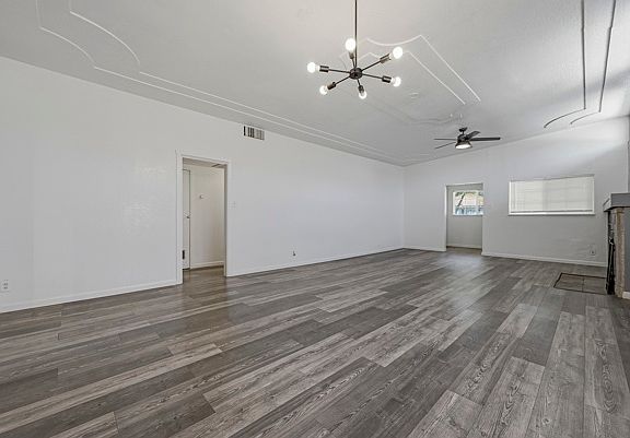 4th image of 236 W 22nd St