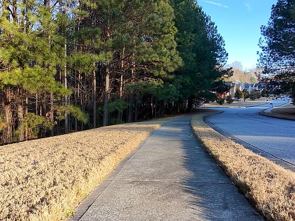 4th image of 5185 Marie Trce