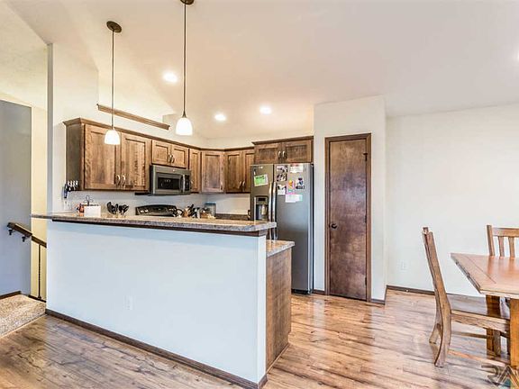 5th image of 4404 S Vista Park Ave