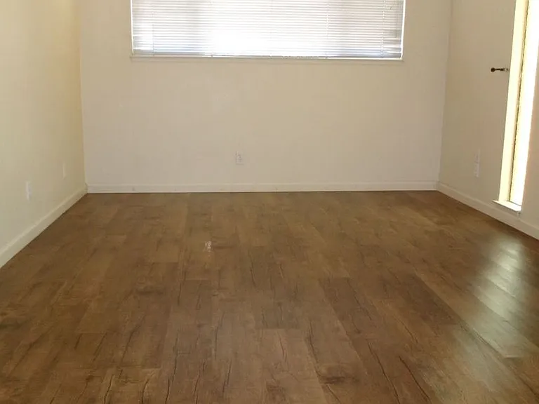 9685-9687 Lake Natoma Dr — Photo 19